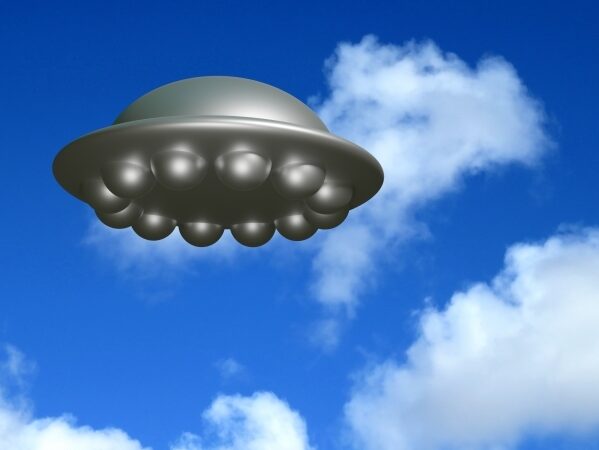 未確認飛行物体（UFO）